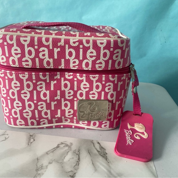 BARBIE Makeup Case - Picture 2 of 4
